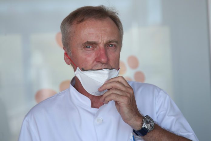 Mladen-Duronjic-nacelnik-klinike-za-plucne-bolesti-UKC-RS-01-foto-S-PASALIC