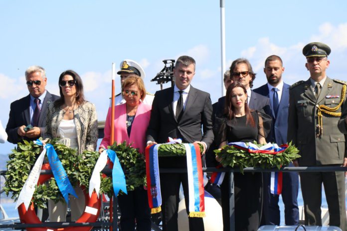 ВИДО - ПЛАВА ГРОБНИЦА - Крстић - пола