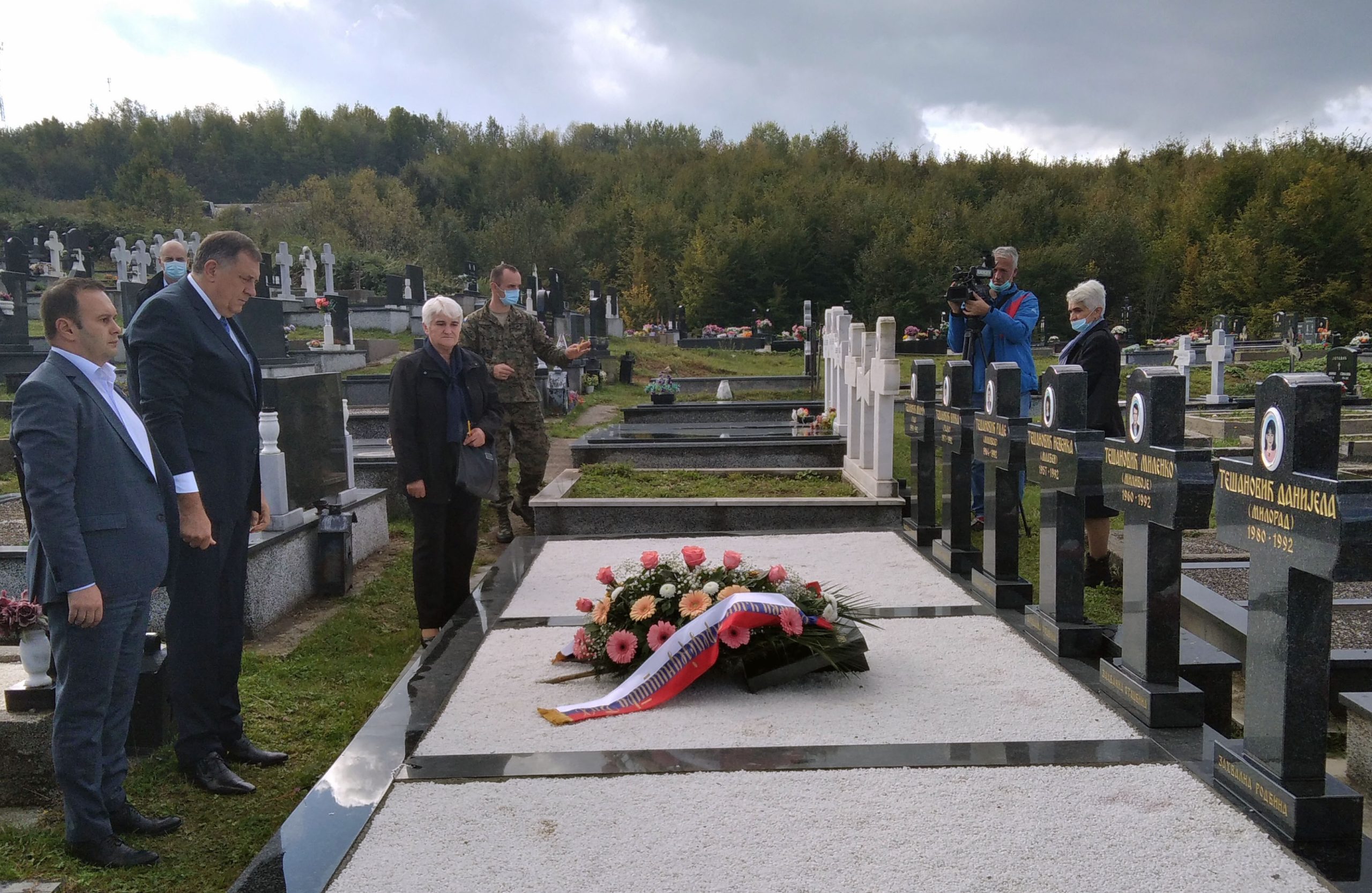 Источно Сарајево - Додик, Ћосић - ос