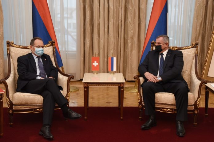 Hun Višković 4