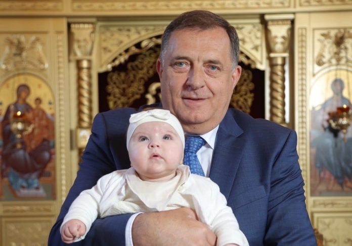 Dodik krstio Mariju