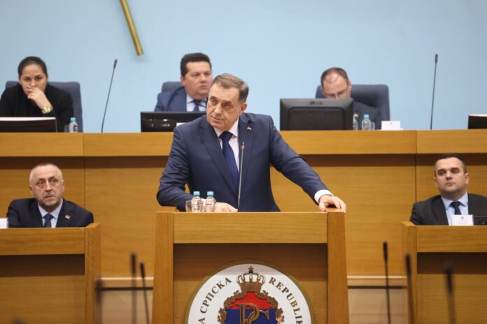 Sjednica skupstine Dodik 3