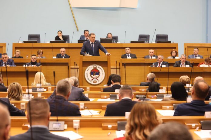 Sjednica skupstine Dodik 4
