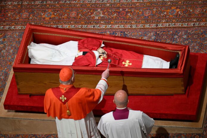 Papa Franja sahrana