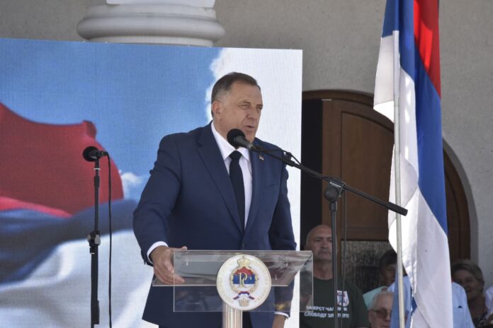 Služen parastos i položeni vijenci na spomen-obilježje povodom 33 godine od vojne operacije Koridor 92 Dodik 1