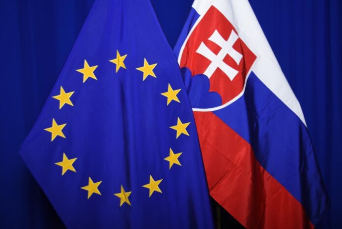 Zastave EU i Slovacke