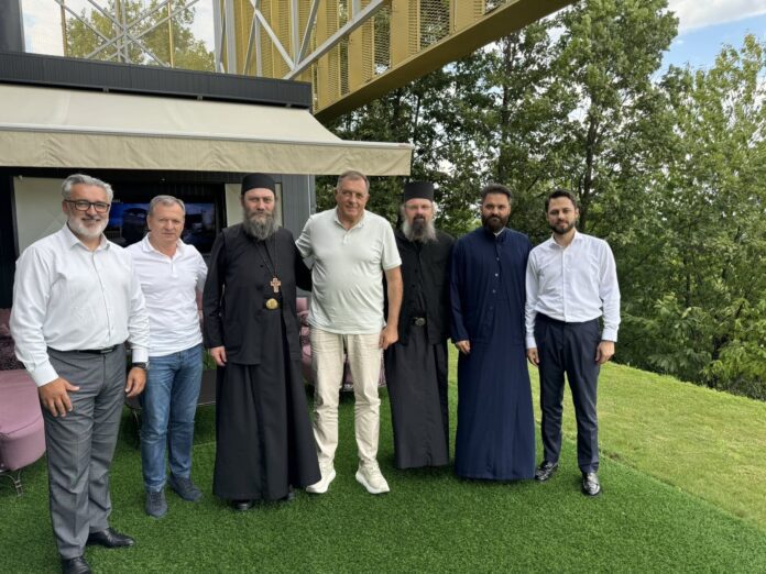 Iguman manastira Hilandar arhimandrit Metodije i Dodik